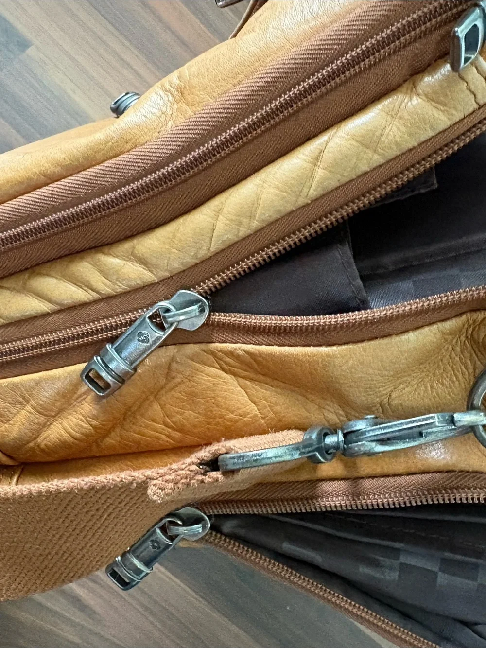 Samsonite Cognac Leather Laptop Messenger Bag
